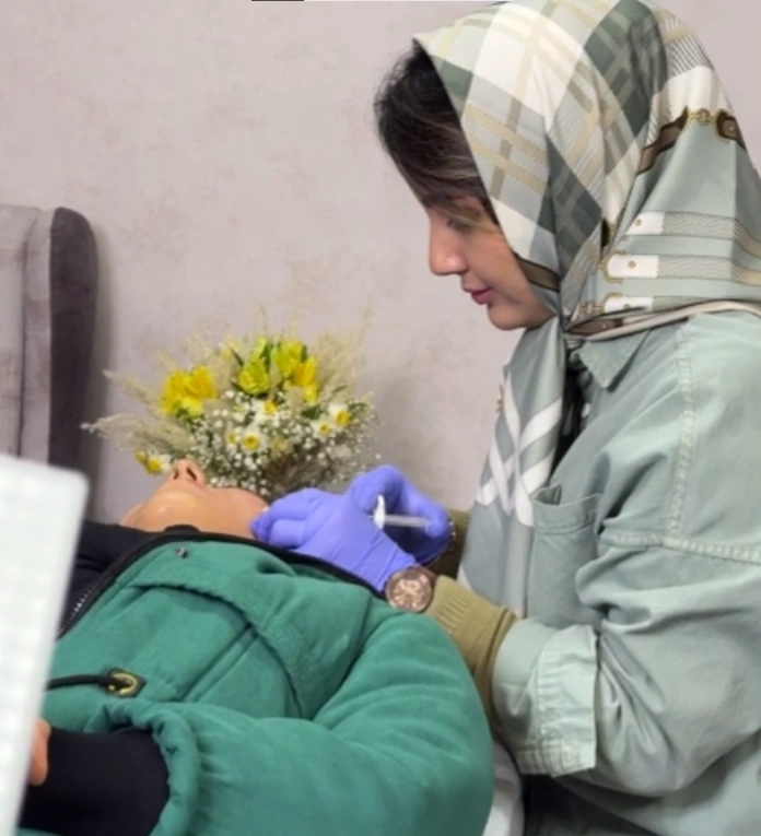 نمونه کار جوانسازی پوست در اصفهان